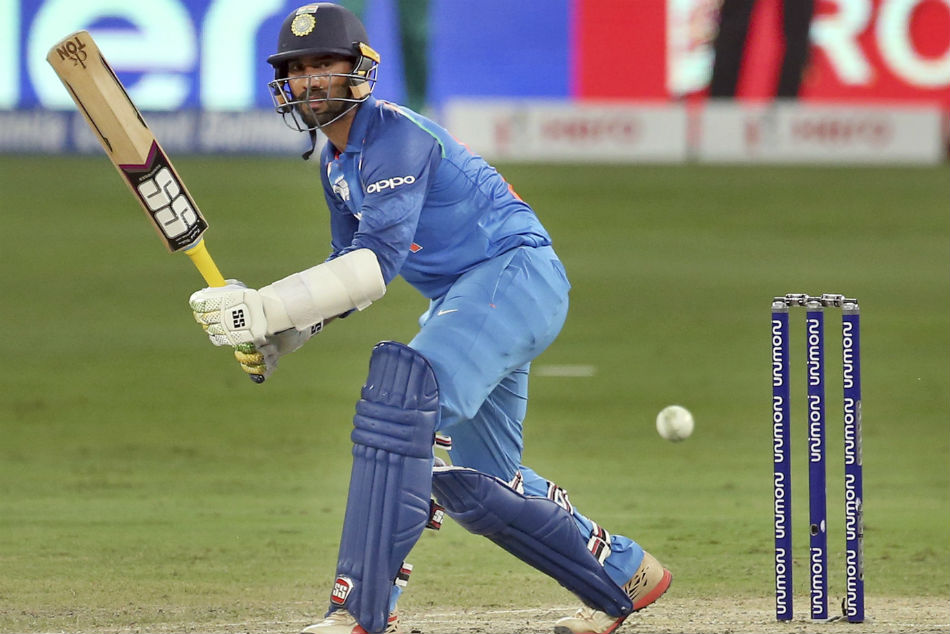 4. Dinesh Karthik
