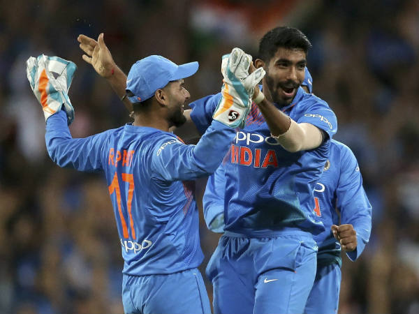 10. Jasprit Bumrah - 6/10