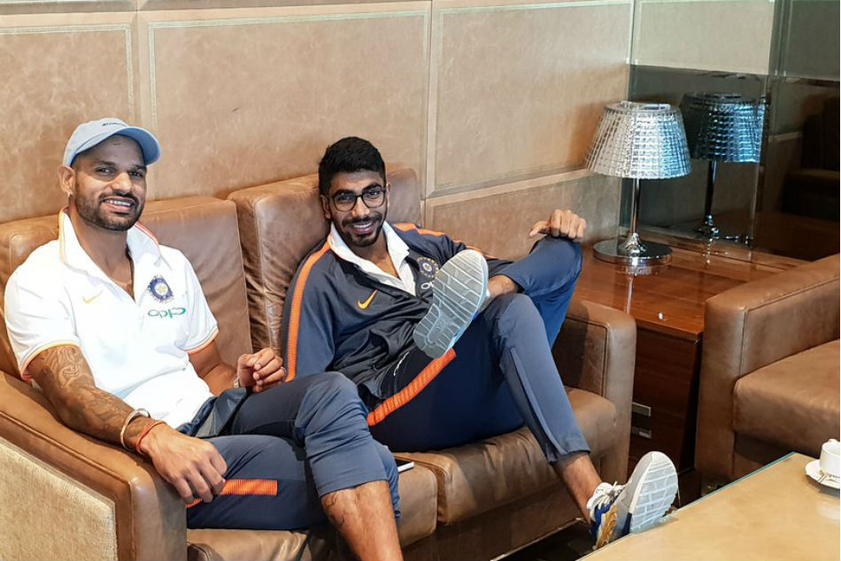 Dhawan-Bumrah pose for camera