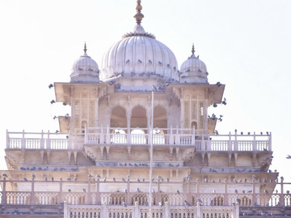 1. When and where is IPL 2019 auction?