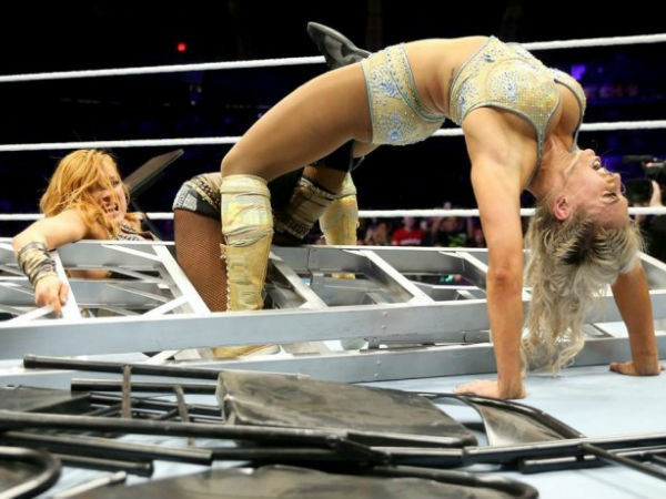 Charlotte Flair vs. Becky Lynch- Last Woman Standing match (Evolution)