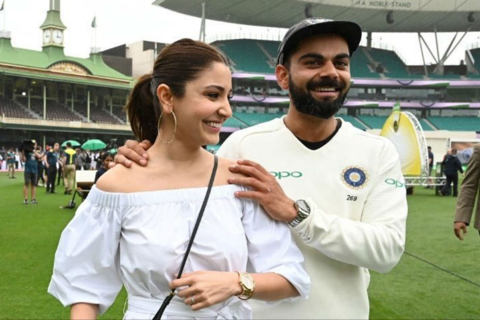 Anushka joins Kohli on the field 