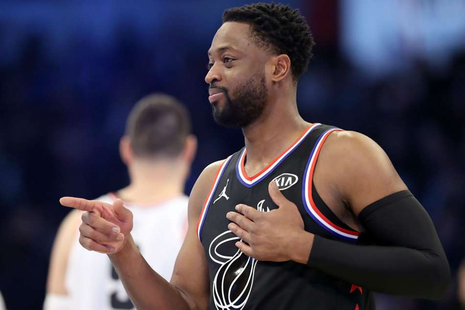 Dwyane Wade hit an incredible buzzer-beater to hand Miami Heat upset win over Warriors Dwyane Wade hit an incredible buzzer-beater to hand Miami Heat upset win over Warriors