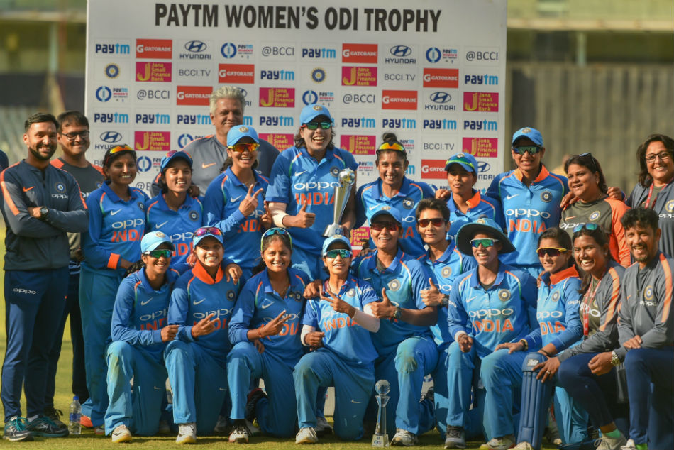 3rd ODI: Katherine Brunt, Danielle Wyatt guide England women to a consolation win; India women clinch series 2-1