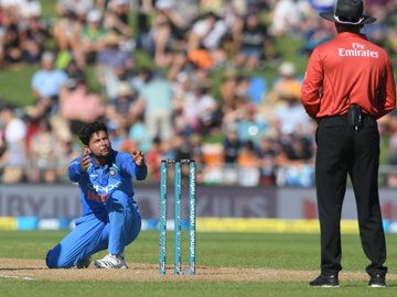 8. Kuldeep Yadav/Vijay Shankar