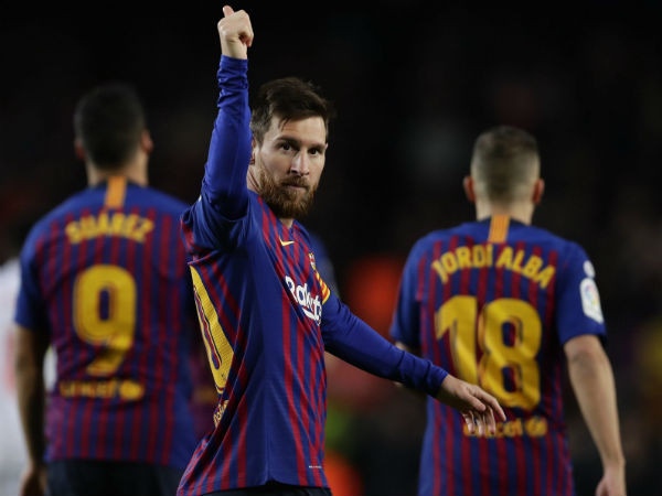 Messi rescues Barca