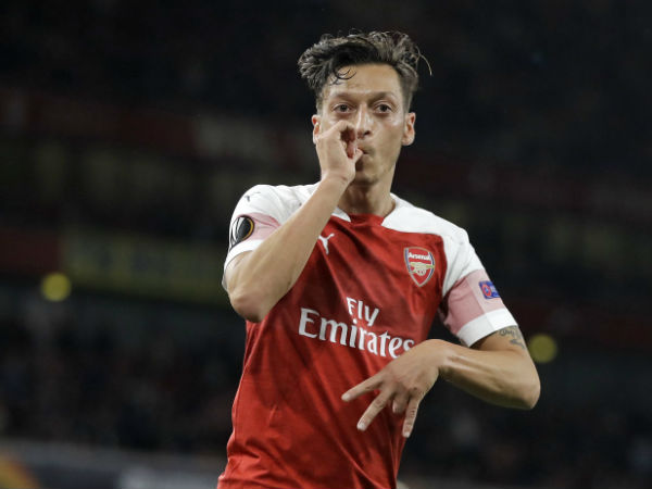 Ozil returns for Arsenal’s top-four push