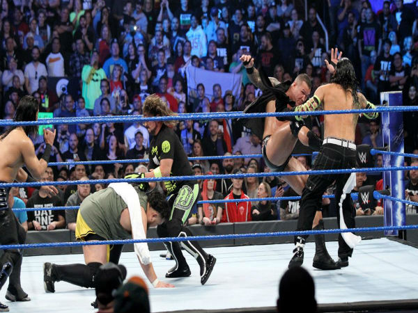 Gauntlet Match to decide last entrant of Elimination Chamber Match