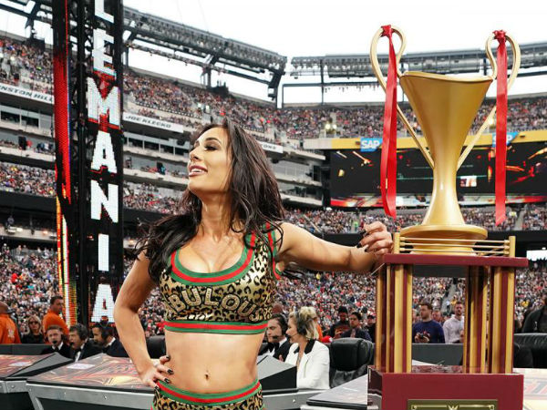 Carmella, Daniel Bryan and rest of the roster