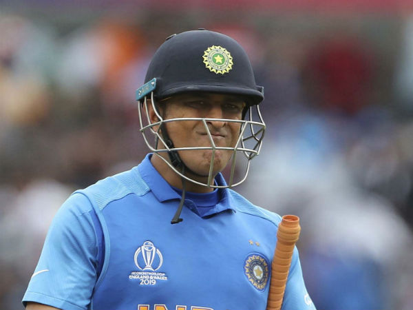 2. Shastri hails Dhoni's composure 2. Shastri hails Dhoni's composure