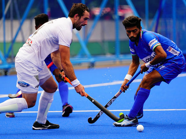 India put pressure on NZ defense