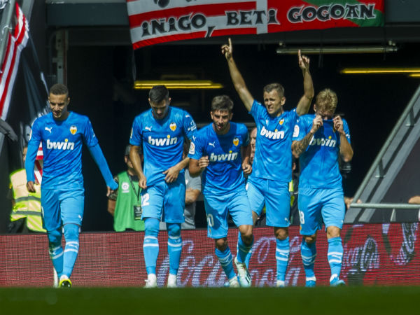 Valencia conquer San Mames