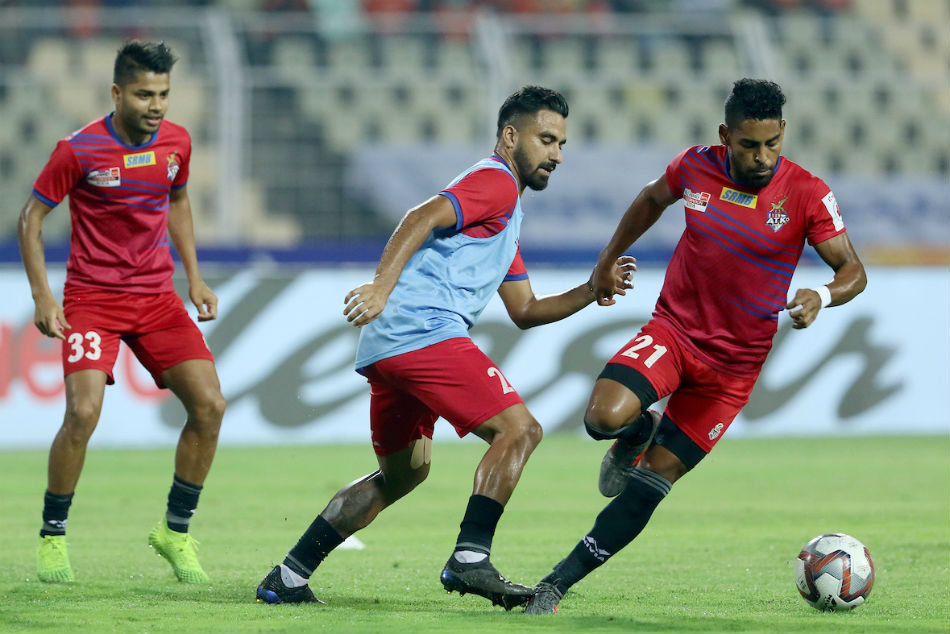 HFC’s Robin Singh trains with teammates ahead of their Hero ISL match as ATK come calling on Saturday