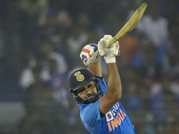 1. Mitchell Starc vs Rohit Sharma 