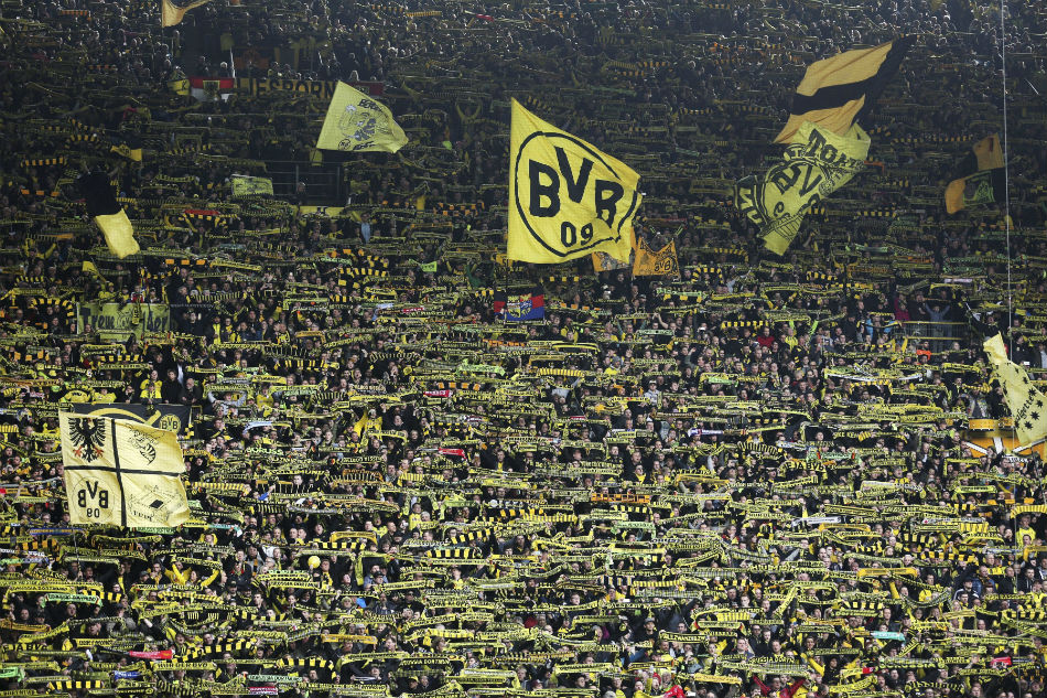 Fans warned to stay away ahead of Bundesliga restart Fans warned to stay away ahead of Bundesliga restart
