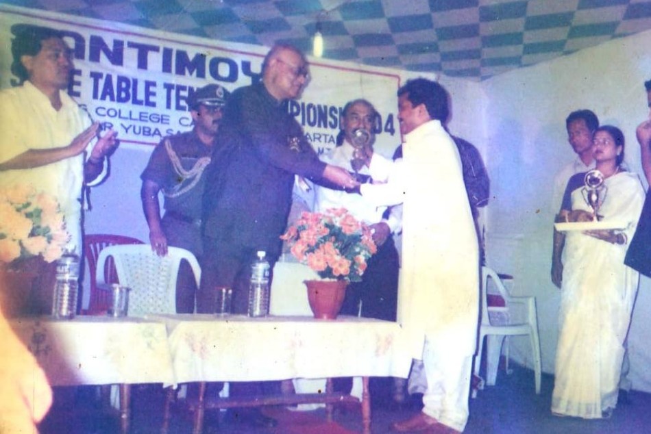 Kajal Dey getting felicitated by the then Governor of Tripura