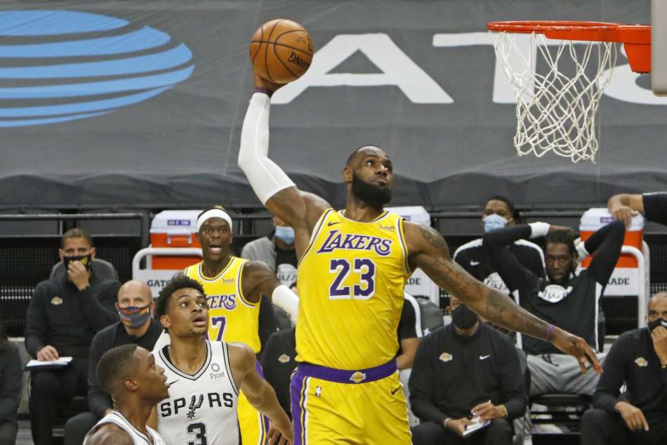 Birthday boy LeBron extends record streak on landmark day in NBA, Brown  follows in Bird's footsteps - myKhel