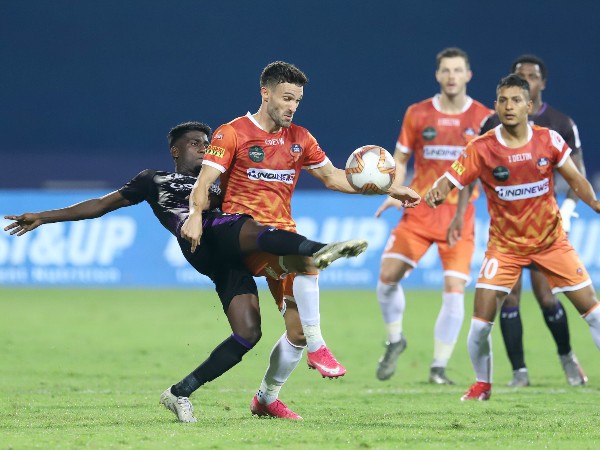 Arshdeep keep Goa at bay