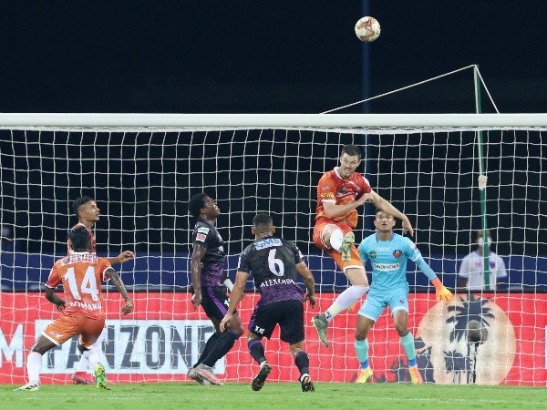 Gaurs dominate from onset