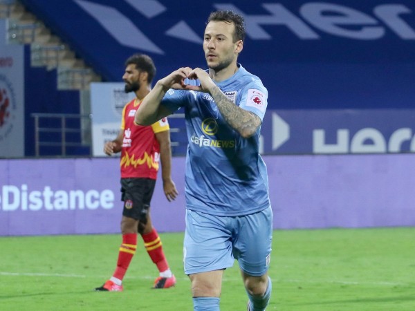 Le Fondre put Mumbai ahead