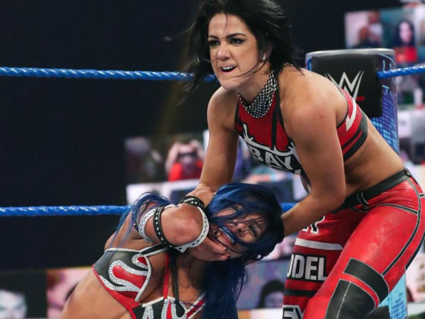 Bayley attacks Sasha Banks