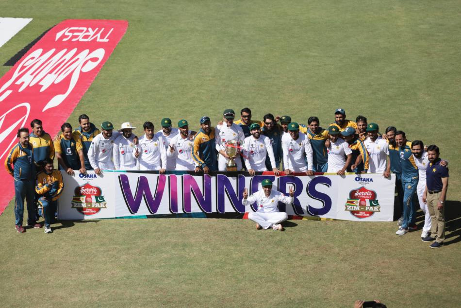 Pakistan Cricket Team after winning the Test series against Zimbabwe Pakistan Cricket Team after winning the Test series against Zimbabwe