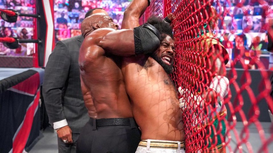 Bobby Lashley punishing Xavier Woods on Raw (image courtesy WWE.com)