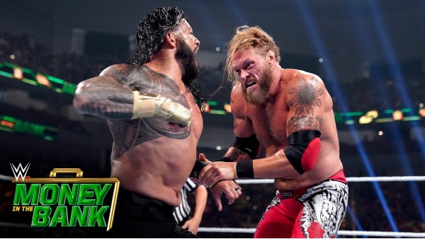 Roman Reigns (c) vs. Edge for WWE Universal Championship (WWE Money in the Bank 2021)