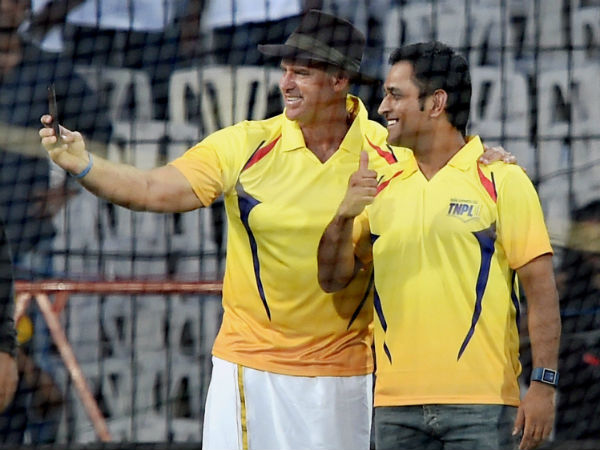 Hayden and Dhoni