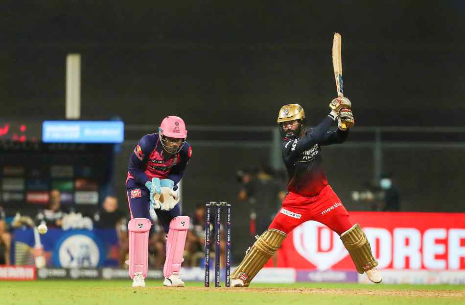 Dinesh Karthik of RCB