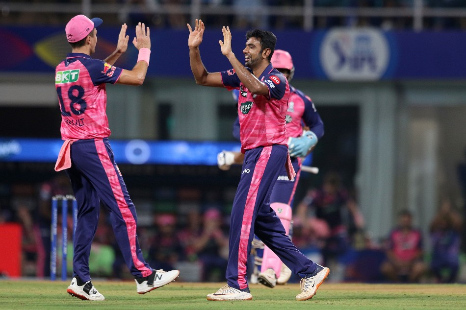 Rvichandran Ashwin and Trent Boult celebrate
