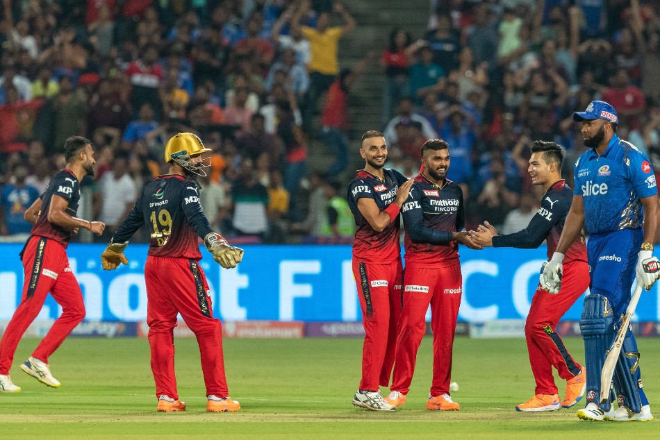 Hesson lauds RCB team