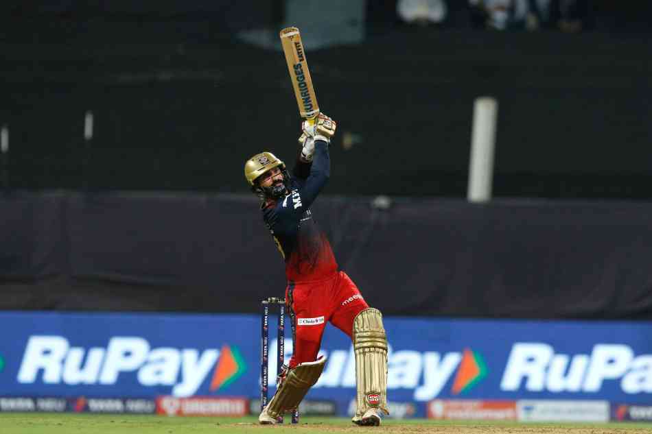 Dinesh Karthik of RCB