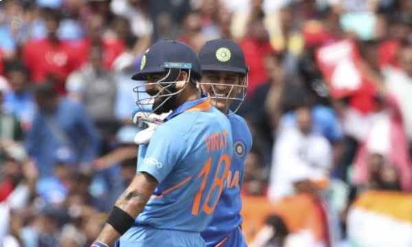 3 Kohli vs Dhoni in T20Is 3 Kohli vs Dhoni in T20Is