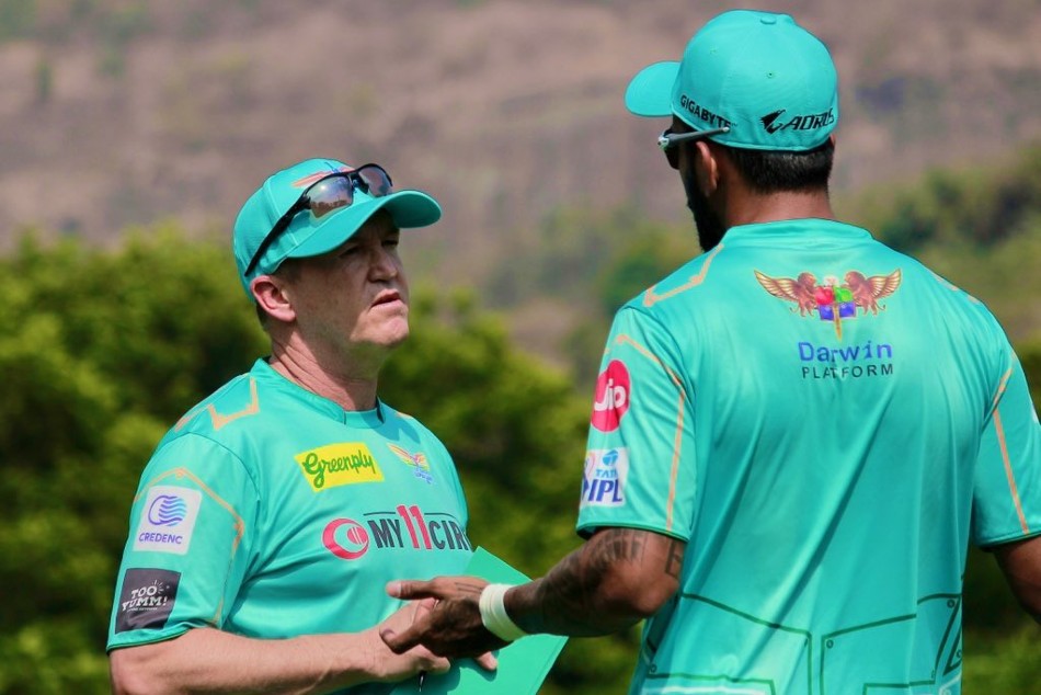 andy flower with kl rahul during ipl 2022