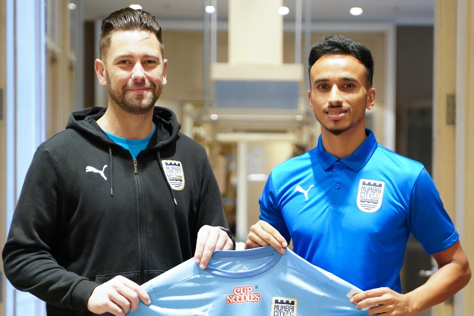 MCFC head coach Des Buckingham with Gursimrat Singh Gill MCFC head coach Des Buckingham with Gursimrat Singh Gill