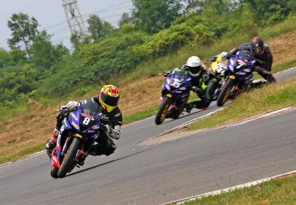 Rohan leads Axor 1-2