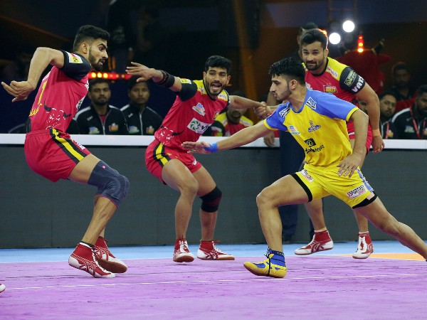 Bulls survive late Thalaivas surge to win 40-34