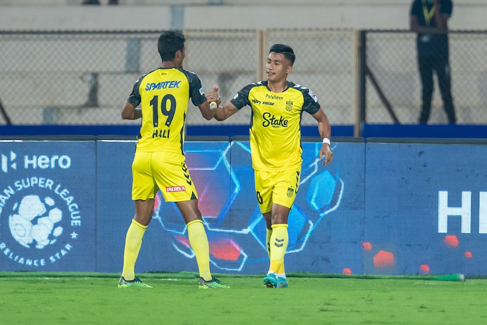 Hyderabad FC players celebrate their win. Credit: FSDL