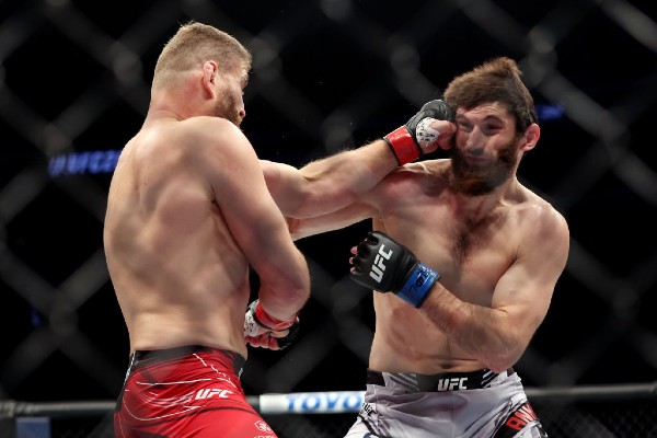 Main Event: Blachowicz and Ankalaev share spoils