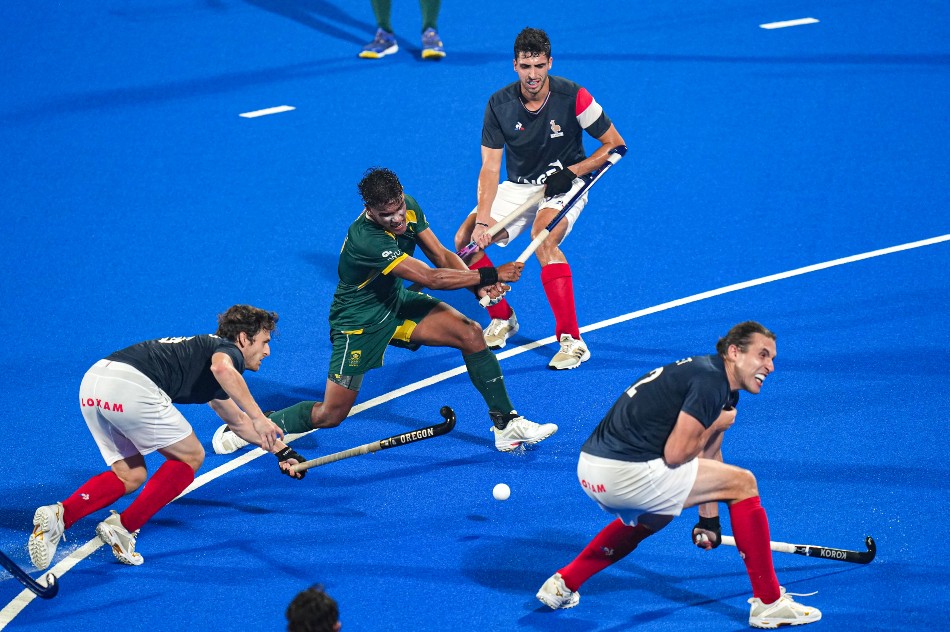 France edged South Africa 2-1