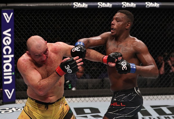 Main Event: Hill dominates Teixeira Main Event: Hill dominates Teixeira