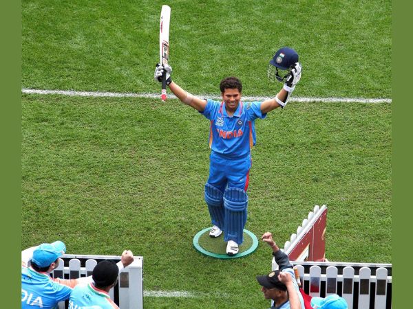 sachin tendulkar statue