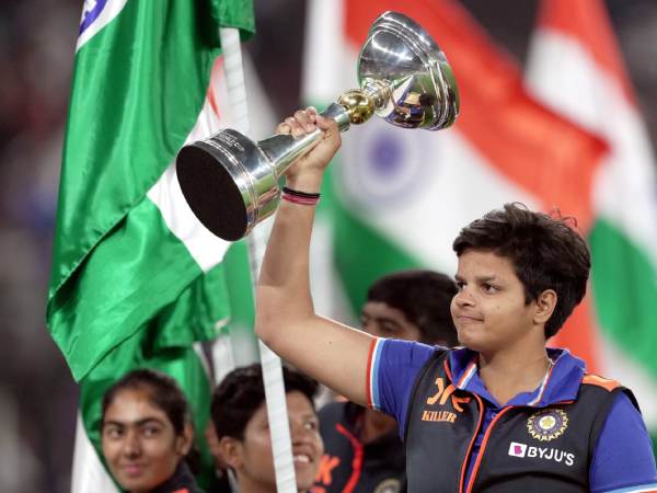 shafali verma felicitated