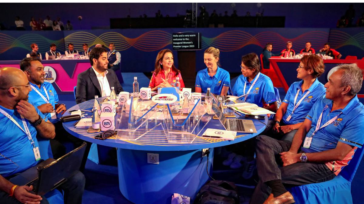 smriti-mandhana-ms-dhoni-wpl-2023-vs-ipl-2008-salary-difference