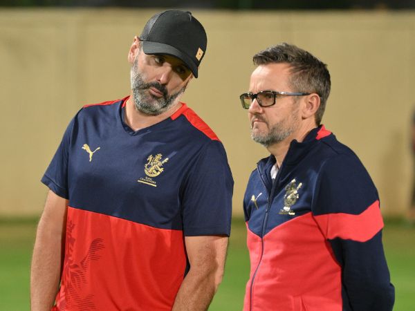 Ben Sawyer talks to RCBs Director of Cricket Mike Hesson