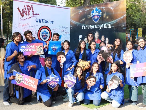 Delhi Capitals fans