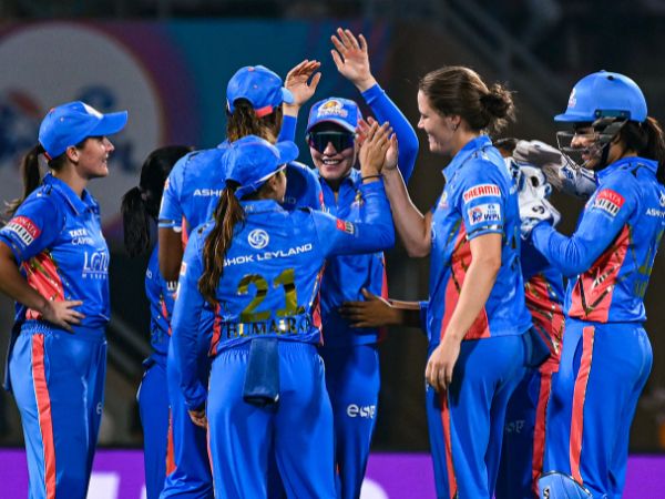 Mumbai Indians celebrate