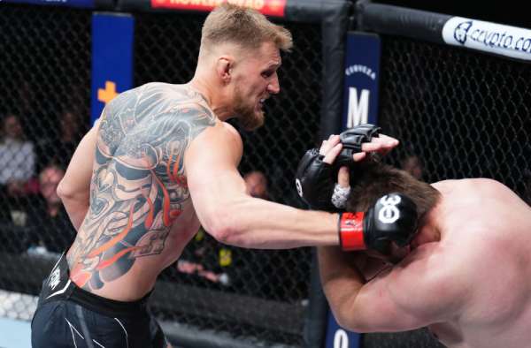 Co-main Event: Volkov stops Romanov