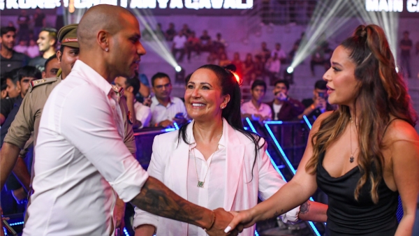 Shikhar Dhawan with Ayesha Shroff and Krishna Shroff (Image Credits - Paras Mendiratta)